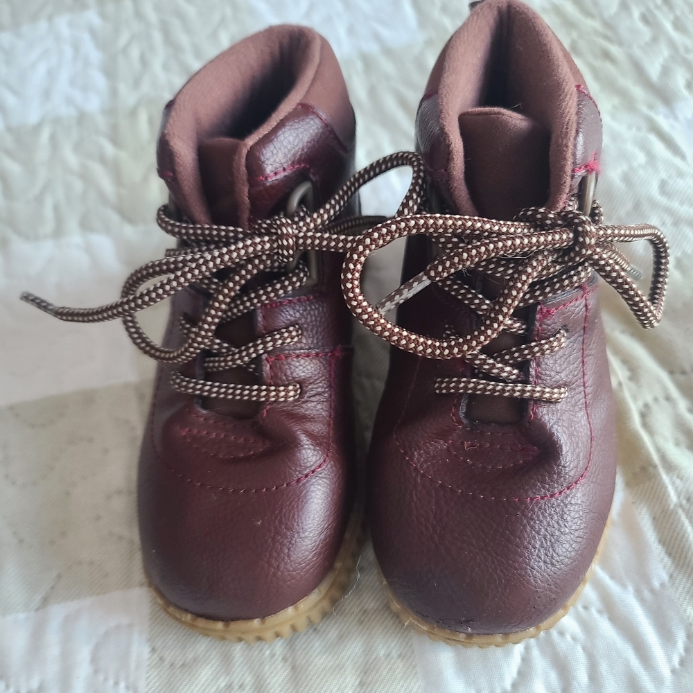 Osh Kosh Brown Toddler Boots size 8